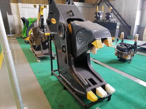 国产鹰嘴挖掘机视频,高效作业，引领行业新潮流